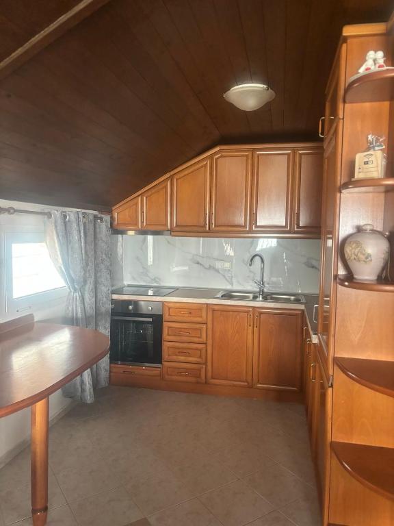 Kuchyň nebo kuchyňský kout v ubytování Indigo sea view rooms