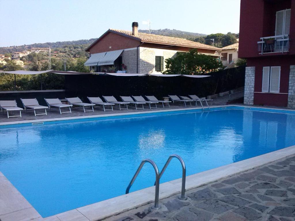 Bazén v ubytování Hotel Cavalieri nebo v jeho okolí