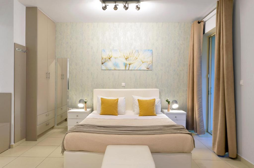 Posteľ alebo postele v izbe v ubytovaní Alekos Apartments 1 - Νetflix & Comfort
