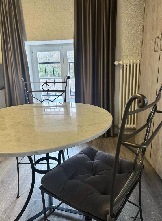 Posezení v ubytování Hôtel de l'Ecluse