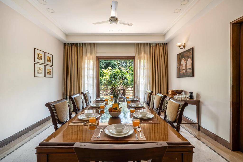 Posezení v ubytování Sliceinn Gulmohar- Near Kempegowda International Airport, Bengaluru
