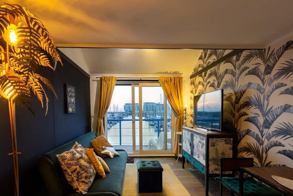 Et opholdsområde på The Marina retreat -free parking