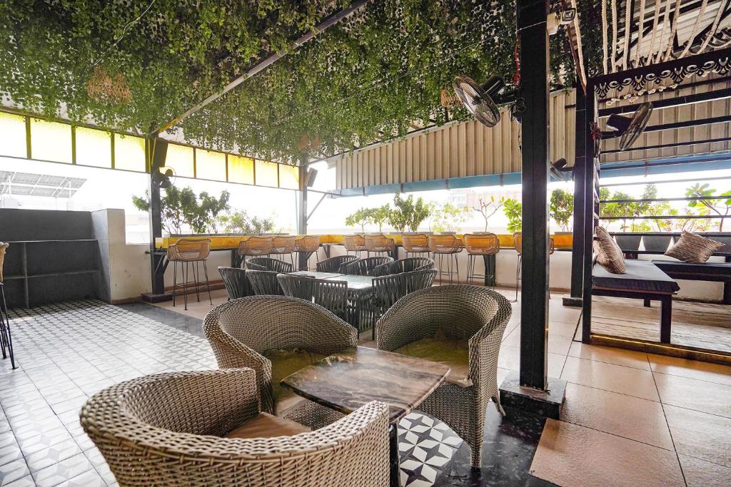 Posezení v ubytování FabHotel Sarja Sky