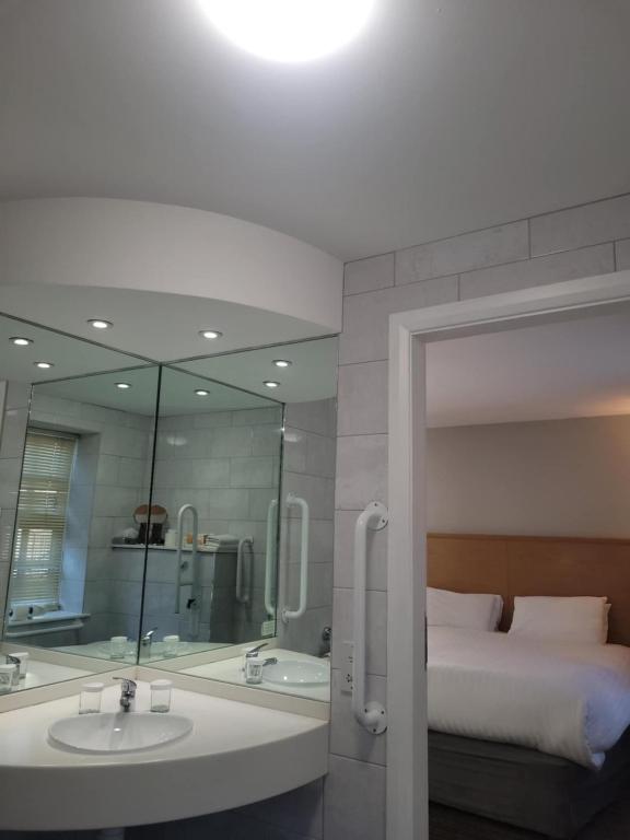 Best Western Plus Sheffield Mosborough Hall Hotel - 