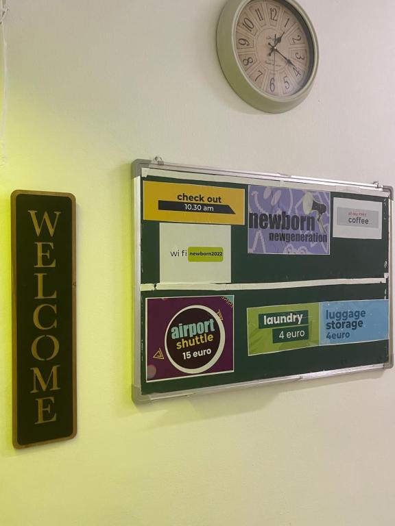 Certifikát, hodnocení, plakát nebo jiný dokument vystavený v ubytování NEWBORN CENTER hostel ALL DAY FREE COFFEE