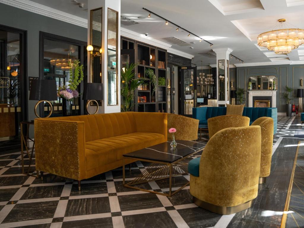 Χώρος καθιστικού στο Iveagh Garden Hotel