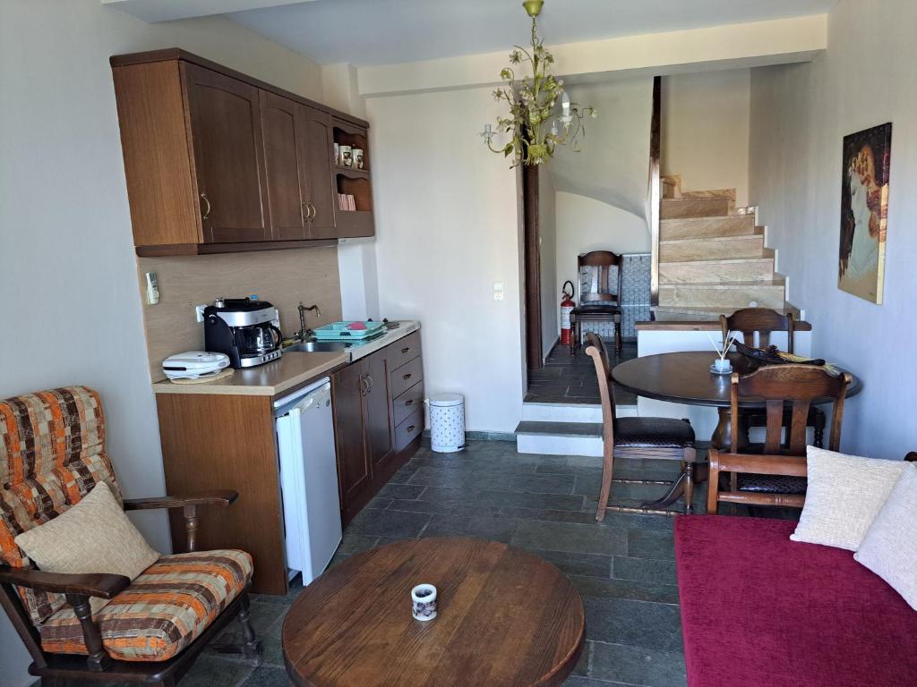 Kuchyň nebo kuchyňský kout v ubytování Smaragdi Luxury Apartments