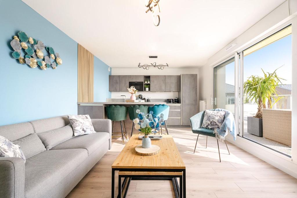 Et opholdsområde på Appartement saint malo neuf, 2 chambres, terrasse, garage