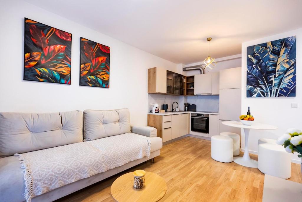 Arena Luxe Retreat, FREE Parking