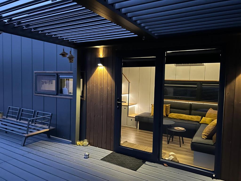 Posezení v ubytování Tiny House Ti Nid 4 étoiles