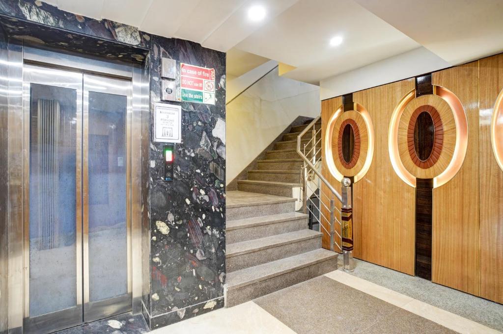 Fotografie z fotogalerie ubytování Just Renovated - Hotel Krishna Palace With Parking & Only 2 Mins Walk from Metro v Novém Dillí