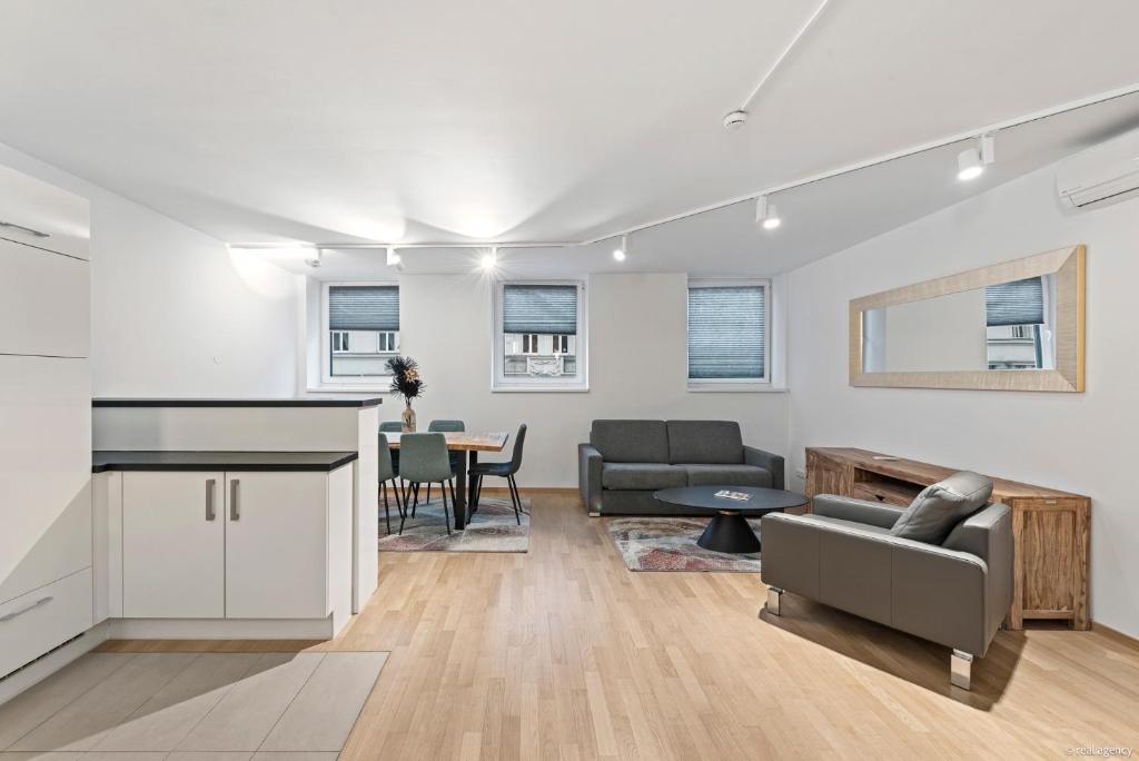 A seating area at easy flat Margareten Apartments