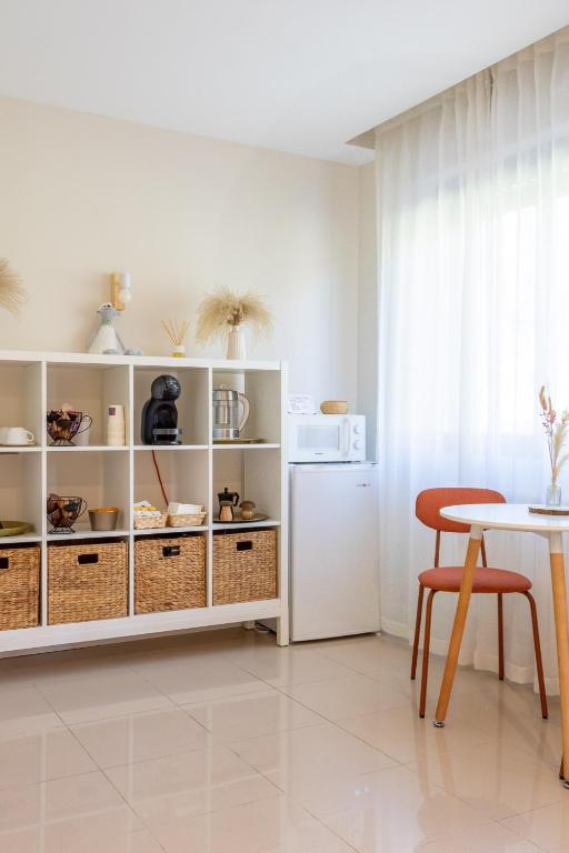 Kuchyň nebo kuchyňský kout v ubytování Hostal Lóbrega