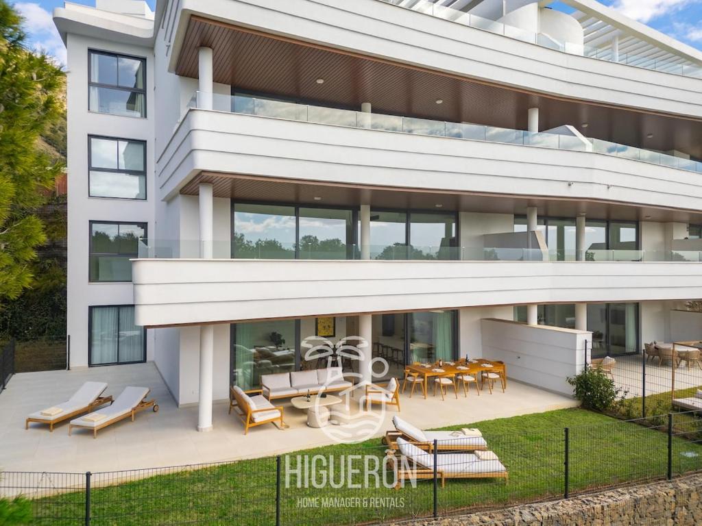 HigueronRentals The secret garden