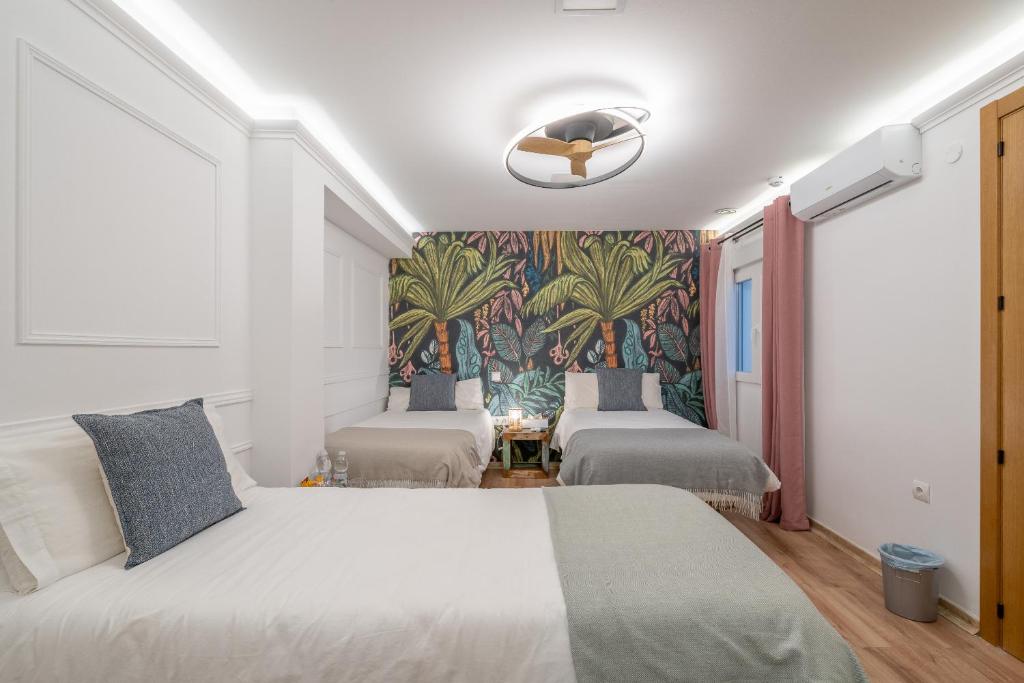Las Brisas Estepona - Triple Room With Private Bathroom