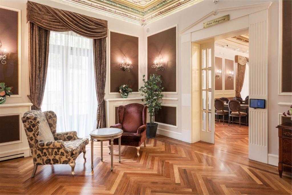 Catalonia Las Cortes - Resim 28