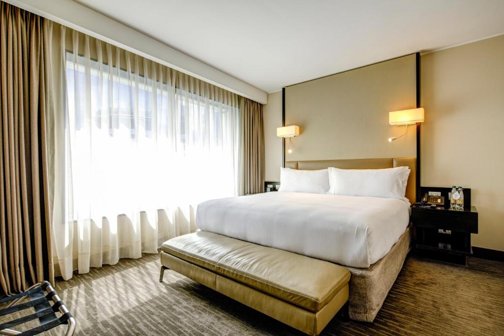 Postel nebo postele na pokoji v ubytování DoubleTree by Hilton Santiago - Vitacura