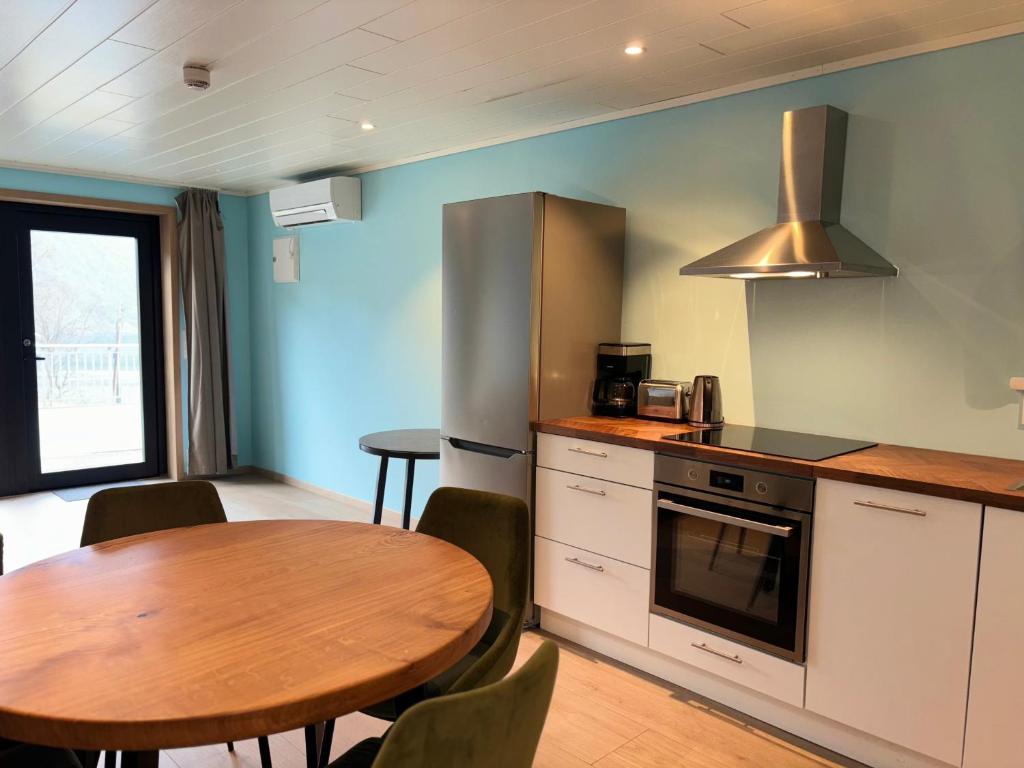 Kuchyň nebo kuchyňský kout v ubytování Winjum Apartments Aurland Stegastein