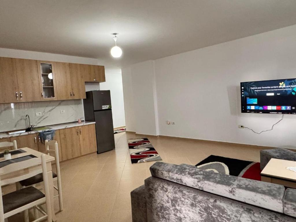 Kuchyň nebo kuchyňský kout v ubytování Arena Apartment Elbasan