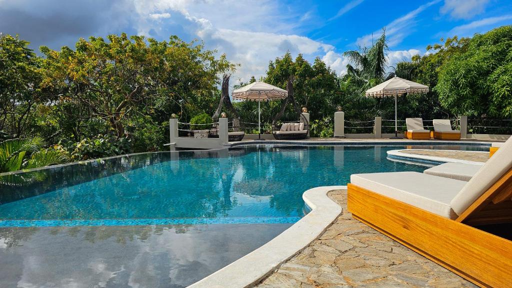 Bazén v ubytování Araya Resort nebo v jeho okolí