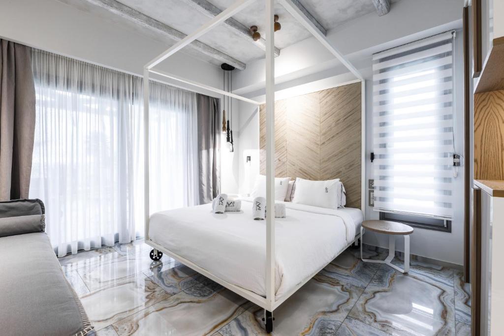 Blue Carpet Luxury Suites - 19