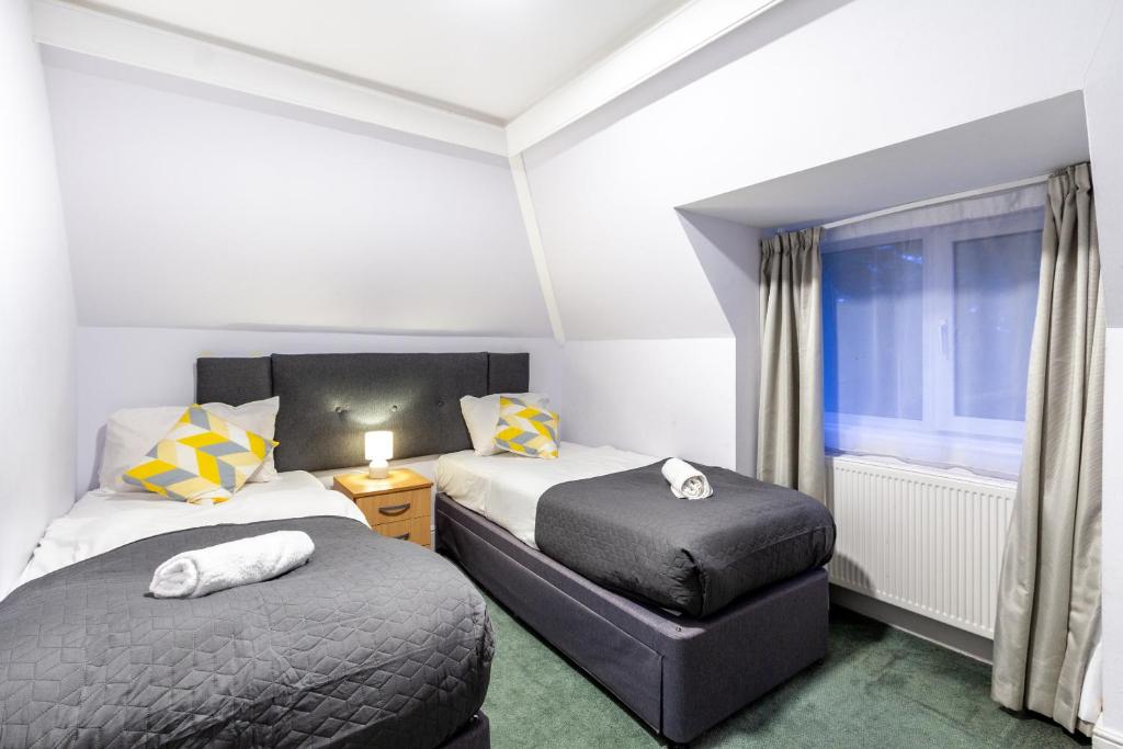 London Gatwick Inn - Budget Twin Room