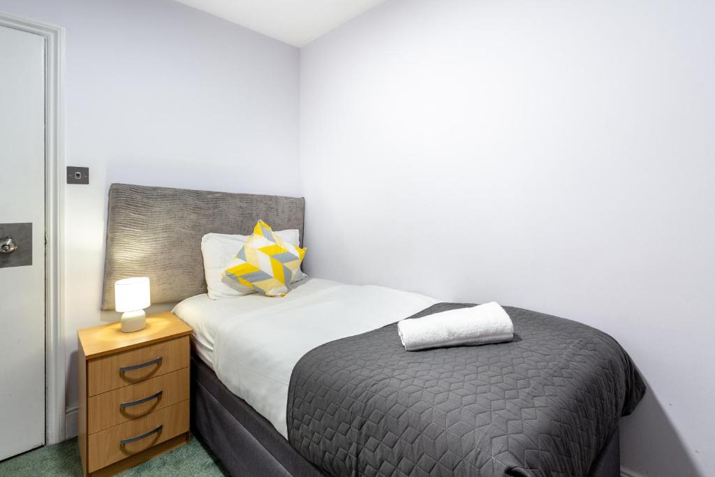 London Gatwick Inn - Budget Single Room