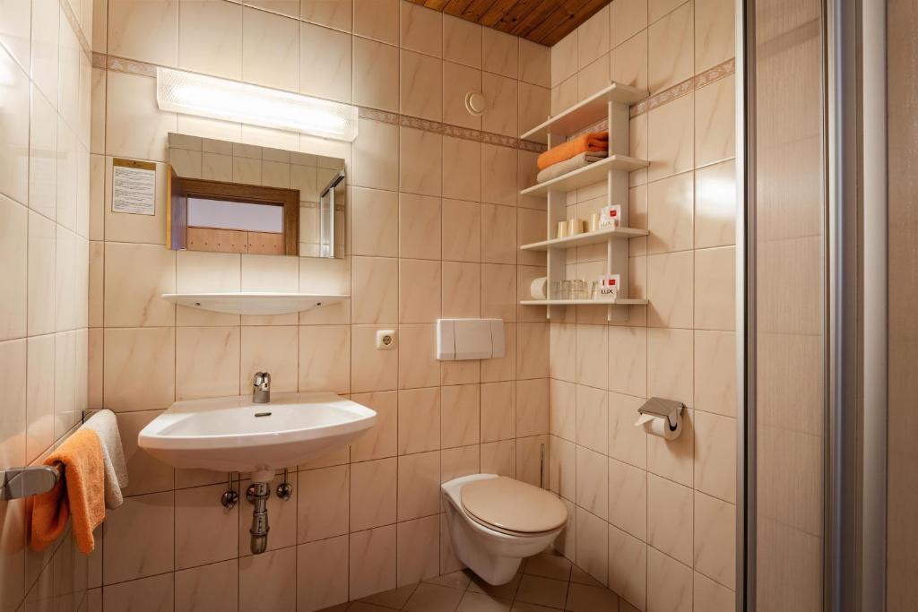 Koupelna v ubytování Pension Obermoser
