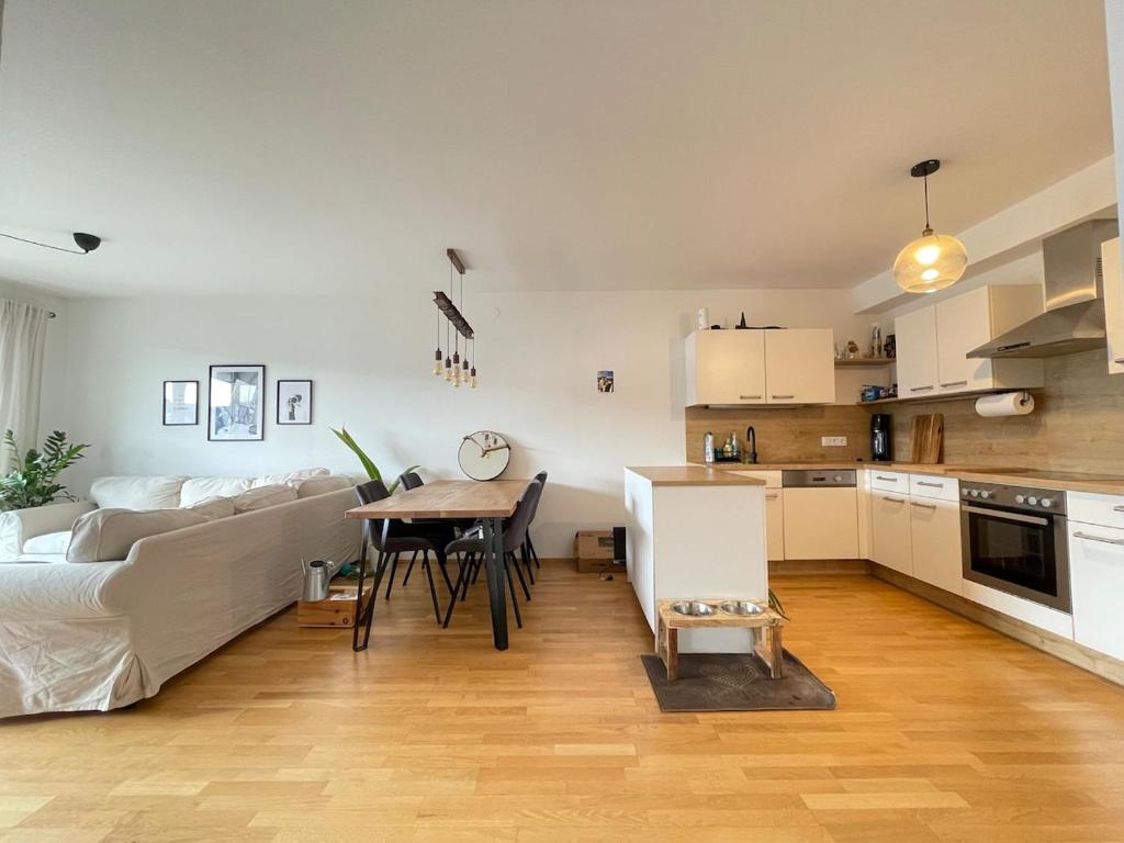 Η κουζίνα ή μικρή κουζίνα στο Modern bright apartment