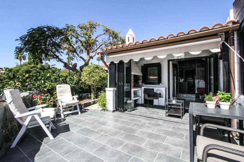 Αίθριο ή υπαίθριος χώρος στο Los Canarios Oasis & Pool by Canarias Prime Homes