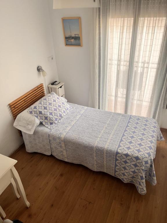 Hostal La Lluna - Camera Singola Con Balcone