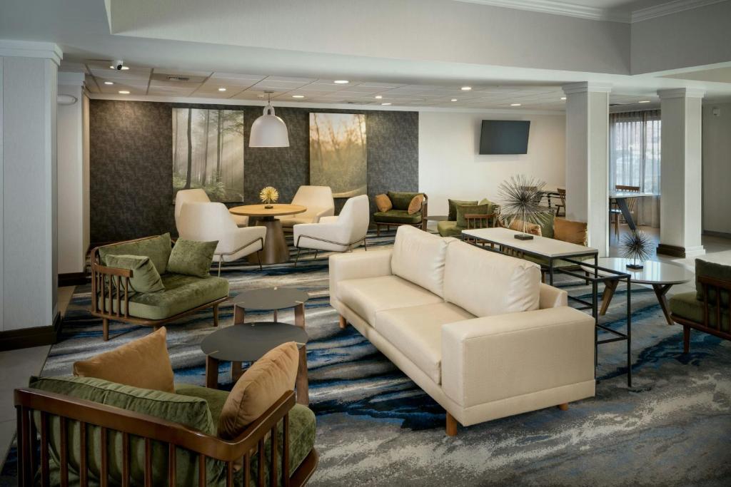 Posezení v ubytování Fairfield Inn & Suites by Marriott Anchorage Midtown