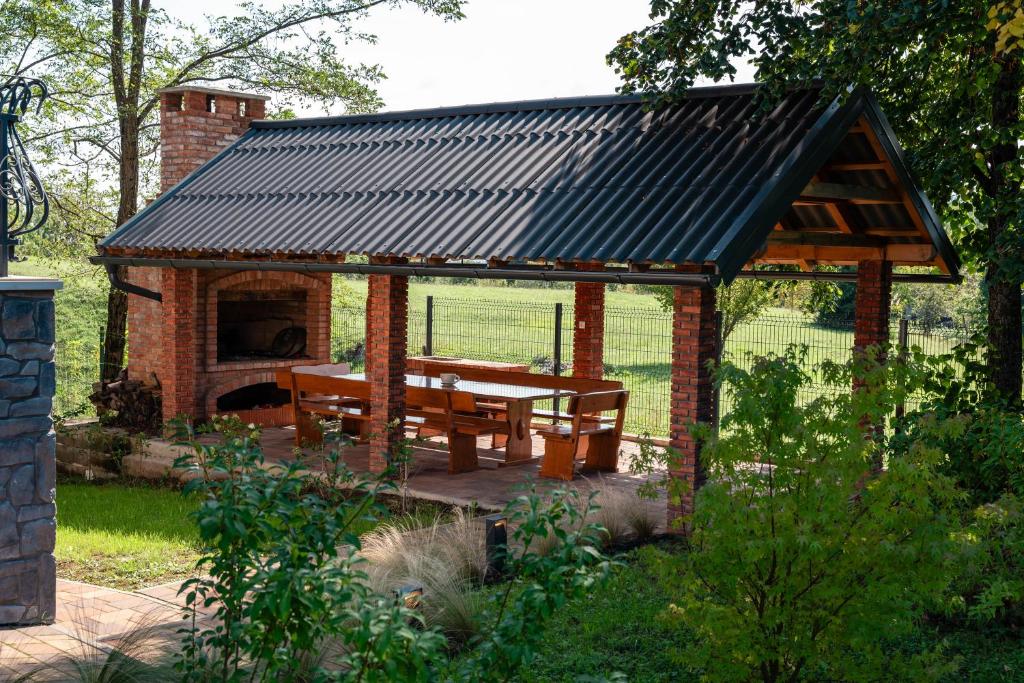 Vonkajšia záhrada v ubytovaní House Boshanar