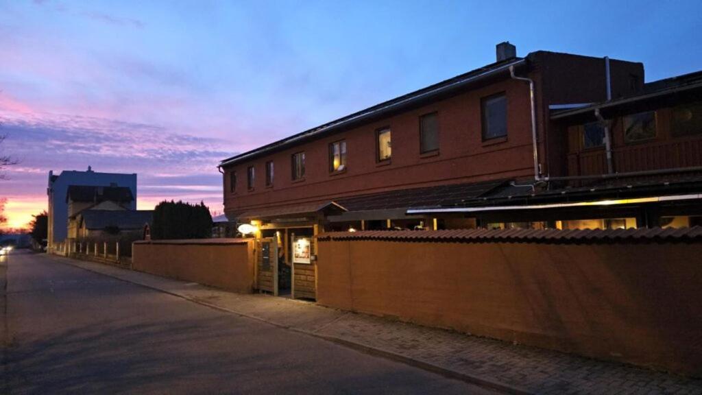 Budova, kde se aparthotel nachází