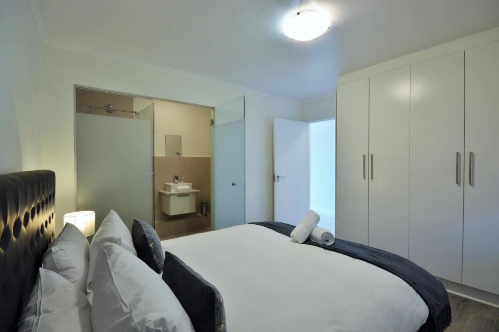 Quayside 1 Bedroom Apartment in Century City - One-Bedroom Apartment