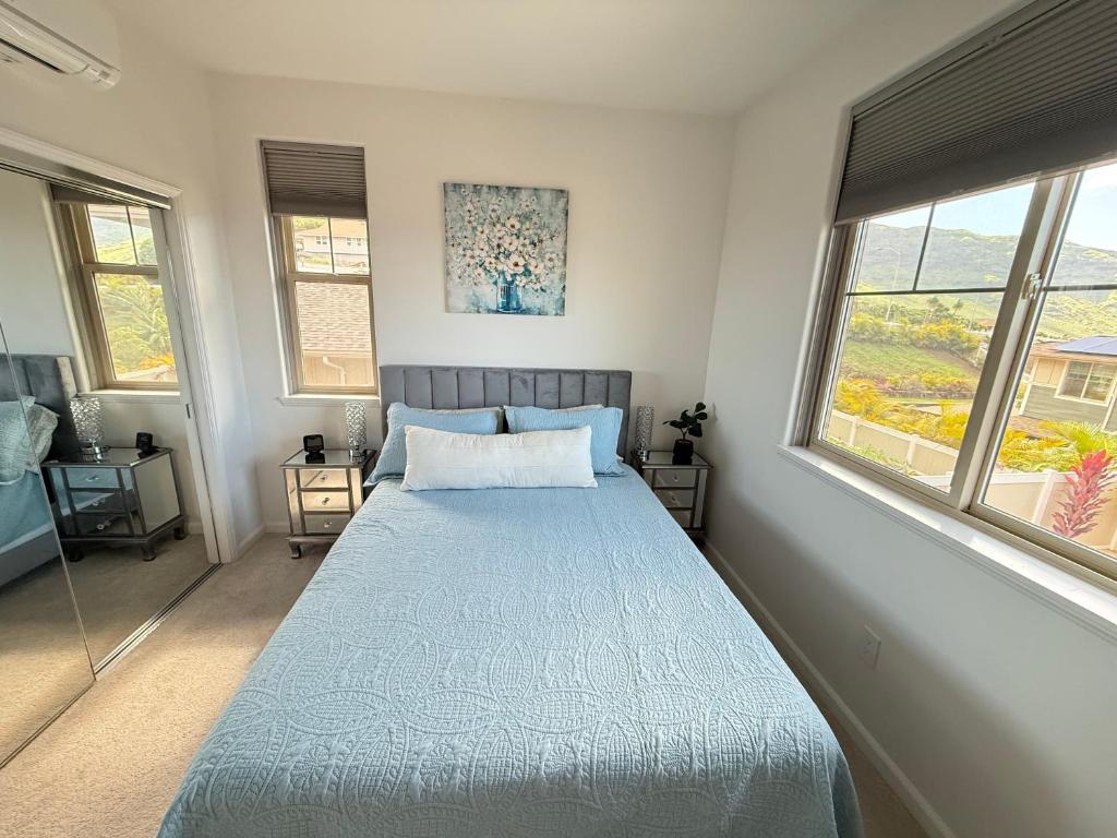 Postel nebo postele na pokoji v ubytování New 4 Bedroom Home with Ocean and Gorgeous Mountain Views in the gated community of Mauna Olu