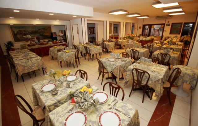 Restaurace v ubytování Hotel Bella Riviera Lungomare