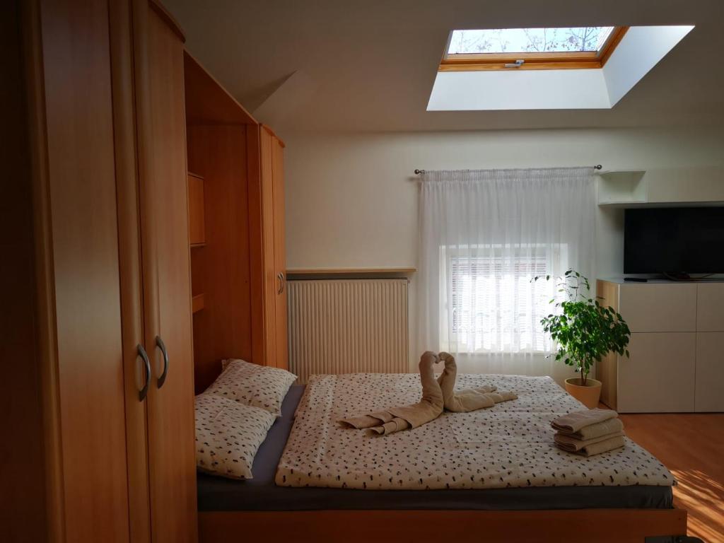 Ένα ή περισσότερα κρεβάτια σε δωμάτιο στο Apartment Anna