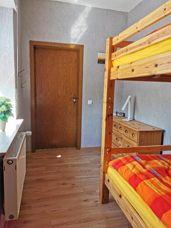 Postel nebo postele na pokoji v ubytování Ferienwohnung Lena in LathenEmsland