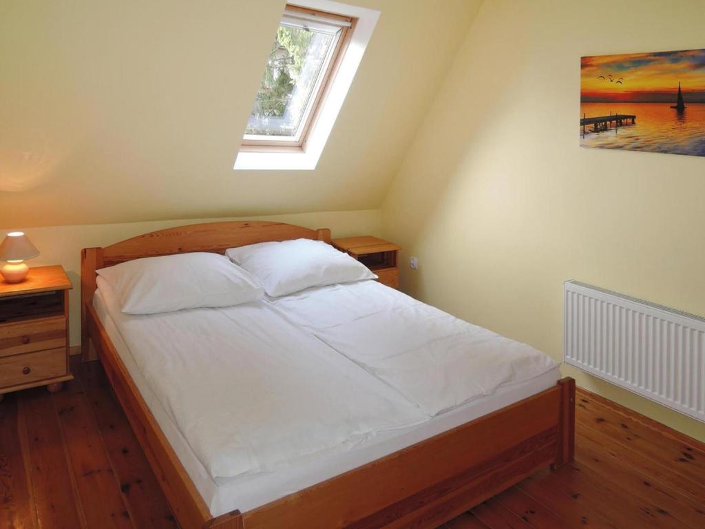 Posteľ alebo postele v izbe v ubytovaní Semi detached house in Miedzyzdroje for 8 persons