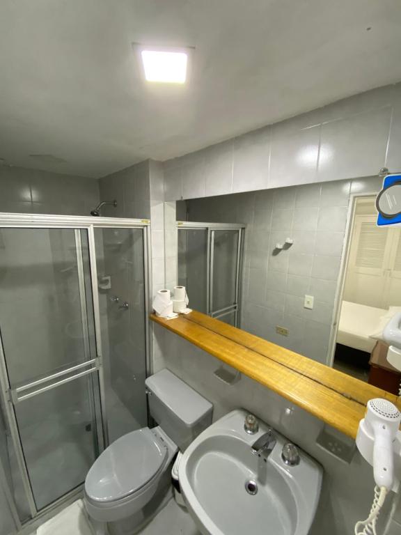 Koupelna v ubytování Hotel Laureles 70