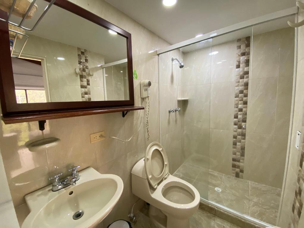 Koupelna v ubytování Hotel Laureles 70