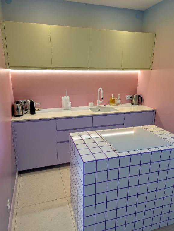 Kuchyň nebo kuchyňský kout v ubytování Pop Castle à Chantilly