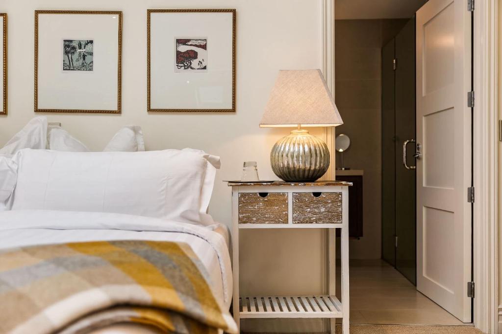 Ben Lomond 3 -Top-floor lakeshore apartment - Resim 16