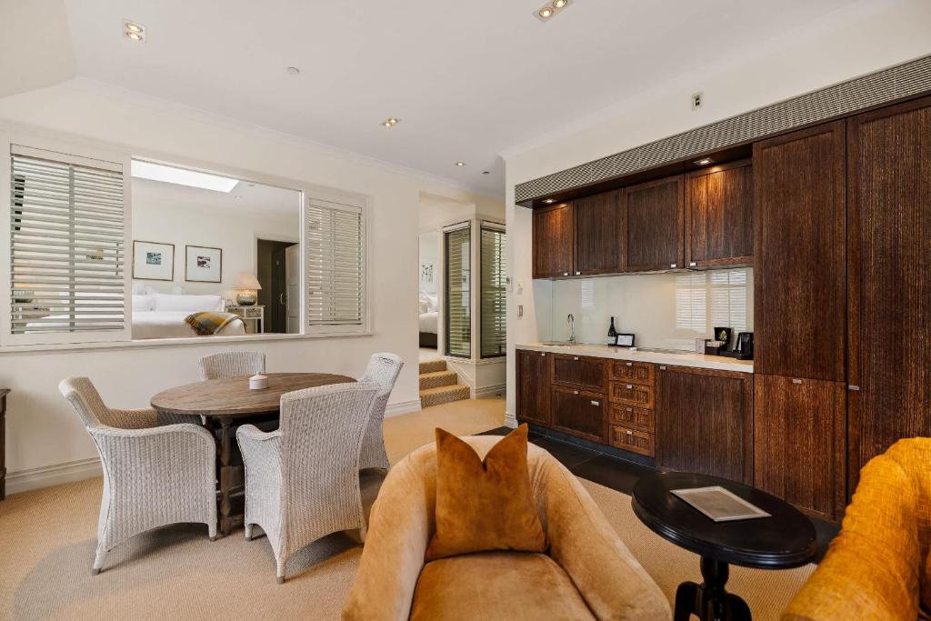 Ben Lomond 3 -Top-floor lakeshore apartment - Resim 23