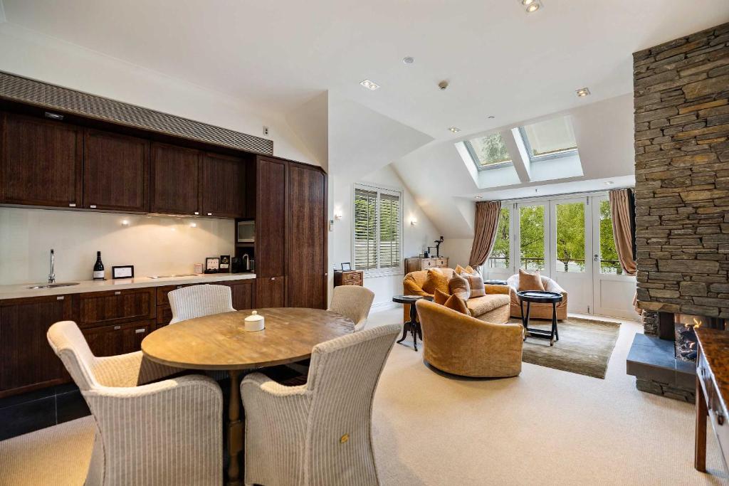 Creighton 1 Lake & Mountain View Apt - Resim 9