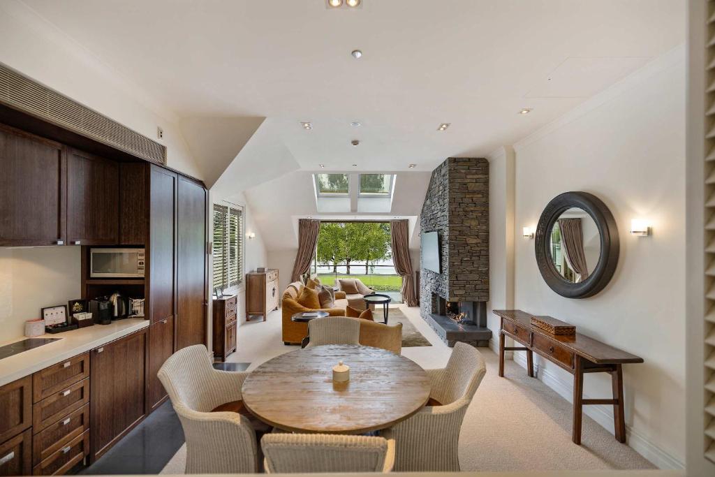 Creighton 1 Lake & Mountain View Apt - Resim 12