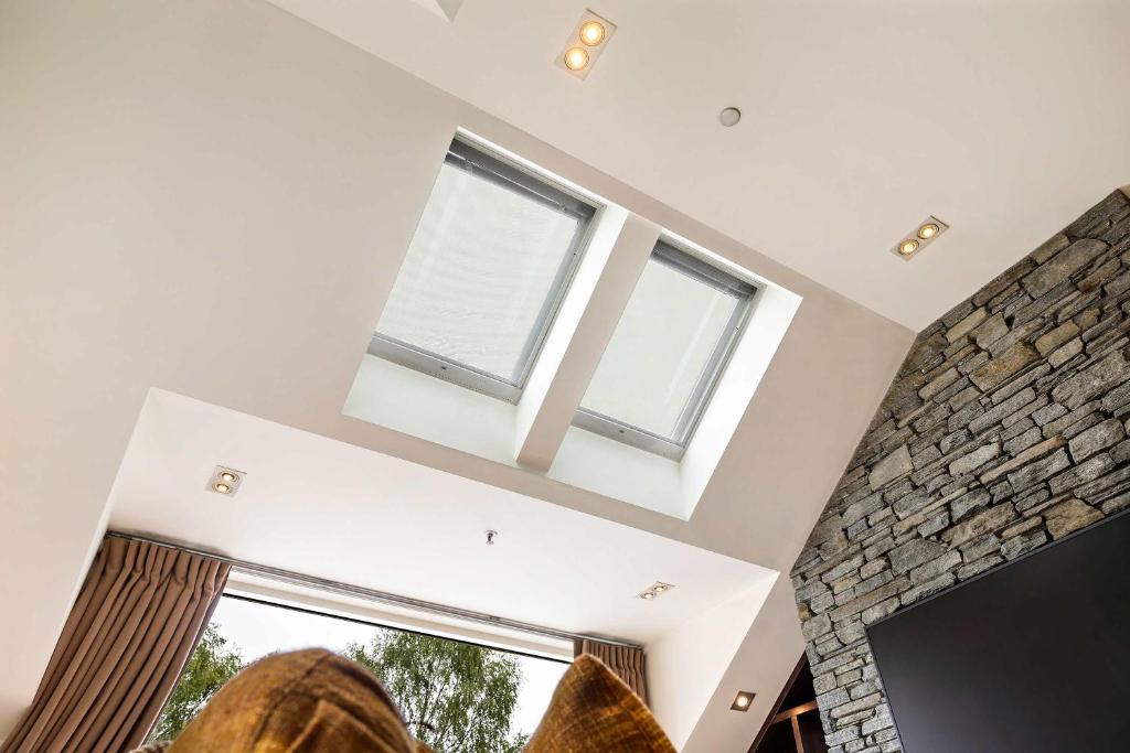 Creighton 1 Lake & Mountain View Apt - Resim 6