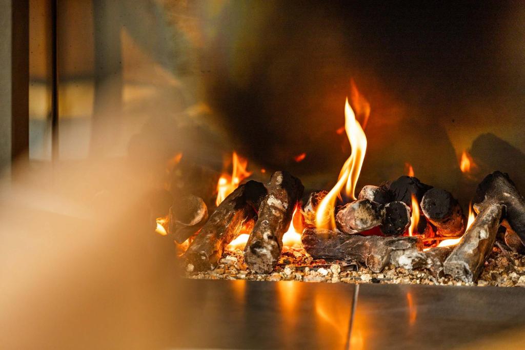 Creighton 1 Lake & Mountain View Apt - Resim 4