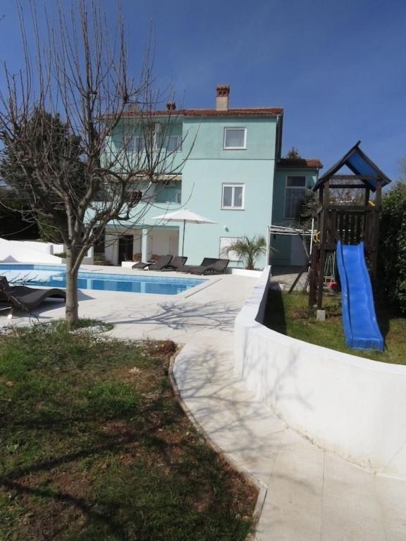 Budynek, w którym mieści się apartament